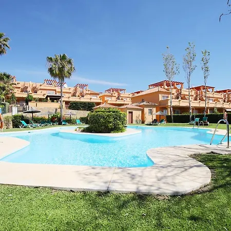 Green View Village & Golf בית נופש אסטפונה