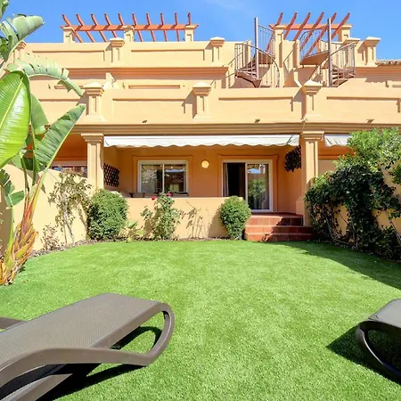 בית נופש Green View Village & Golf אסטפונה